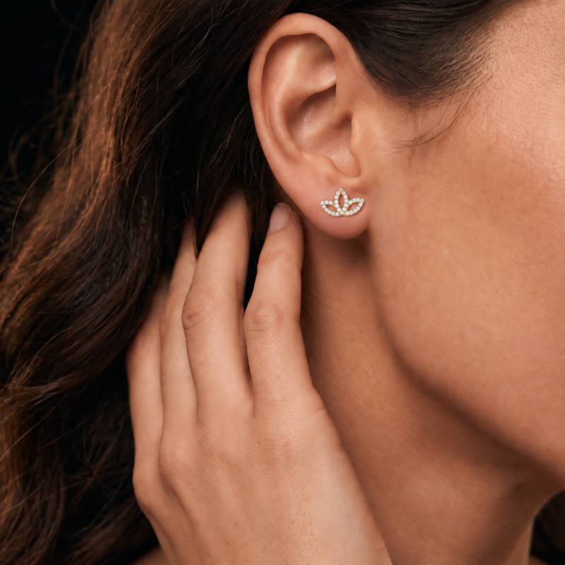 Round Cut Diamond Set Leaf Designer Earrings