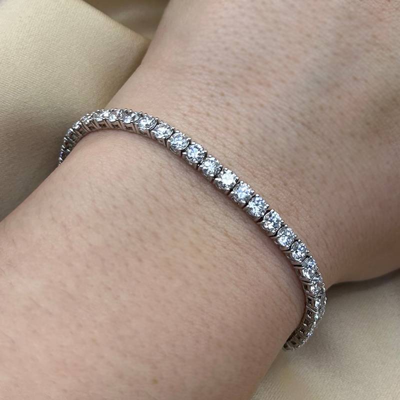 7.00ct VVS/E Lab Grown Round Cut Diamond Tennis Bracelet in 9k White Gold