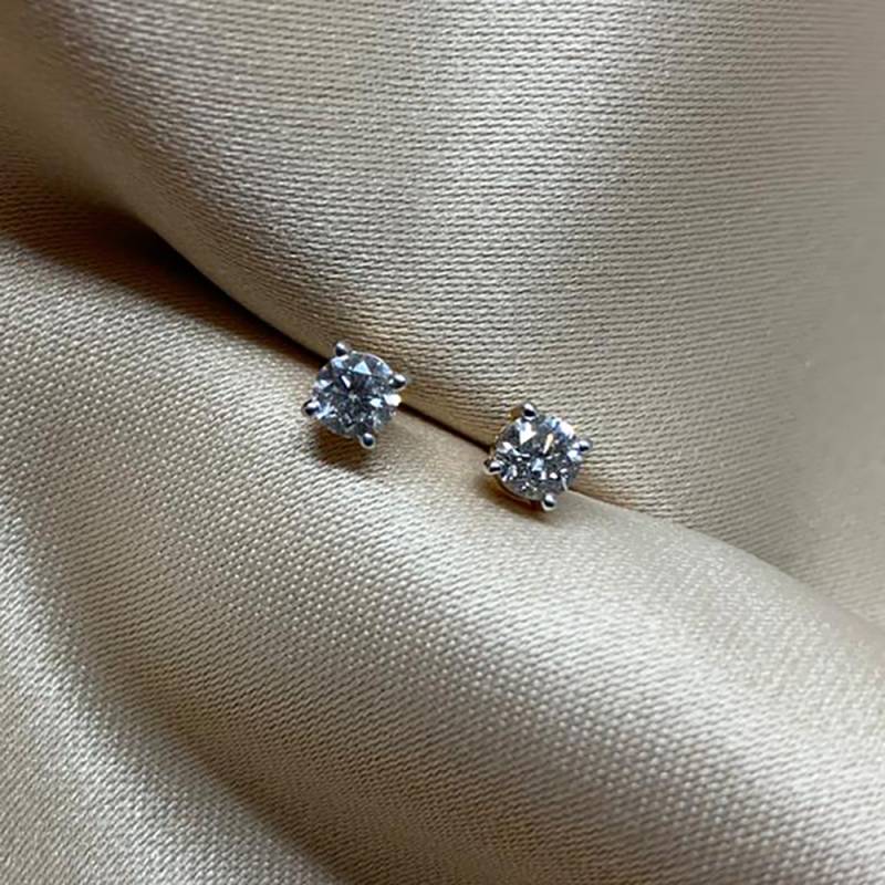 0.40ct SI/F-G Natural Round Cut Diamond Stud Earrings in 18k Yellow Gold