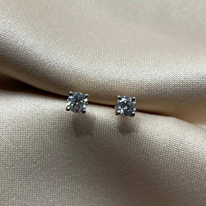 0.50ct SI/E-F Natural Round Cut Diamond Stud Earrings in 18k Yellow Gold