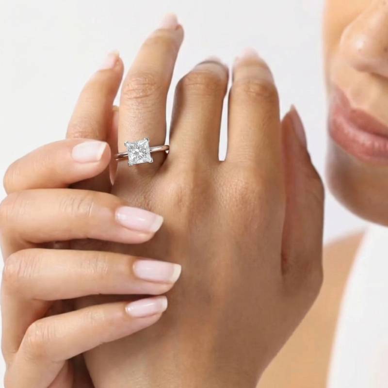 Verlobungsring mit Prinzessinnendiamant