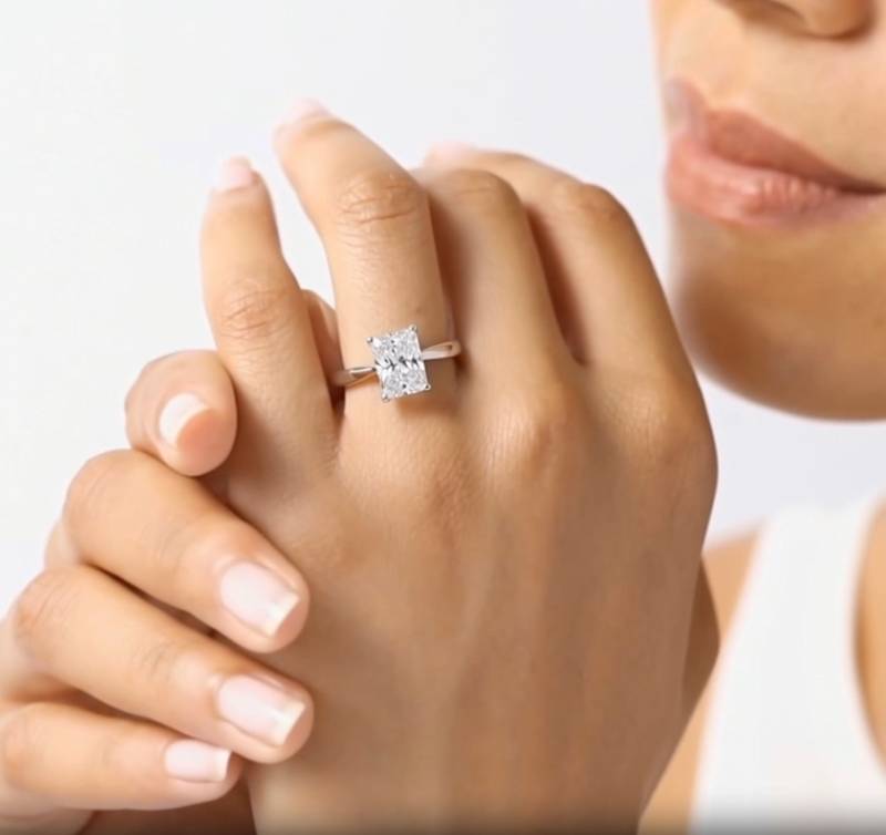 Strahlender Diamant-Verlobungsring