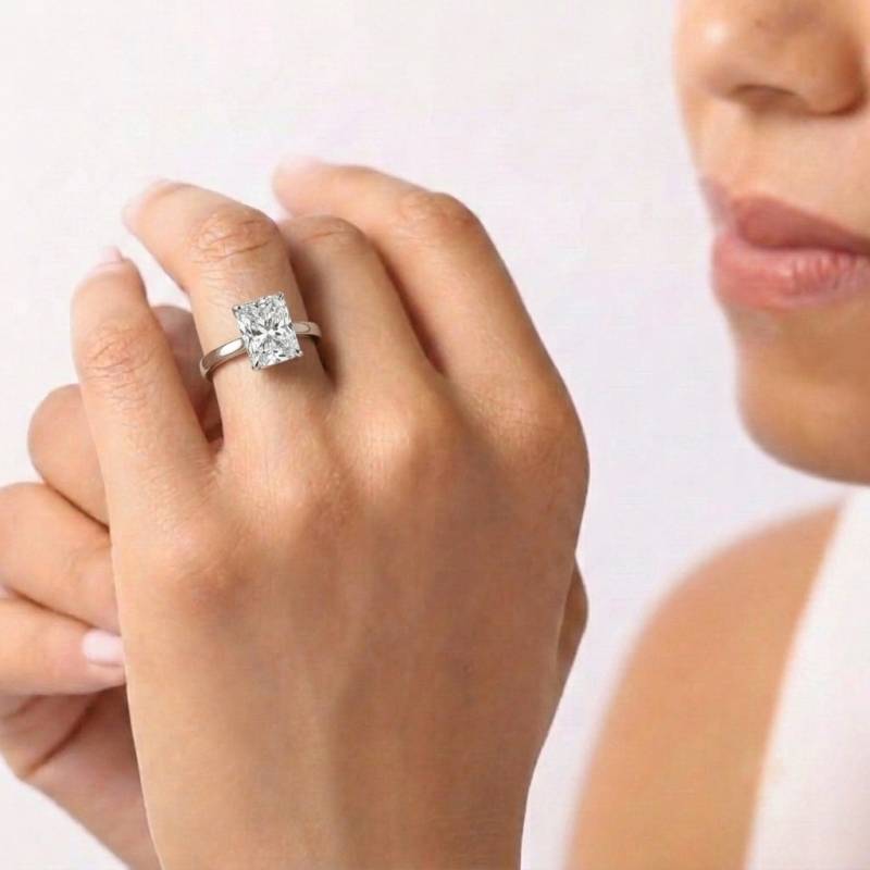 Strahlender Diamant-Verlobungsring