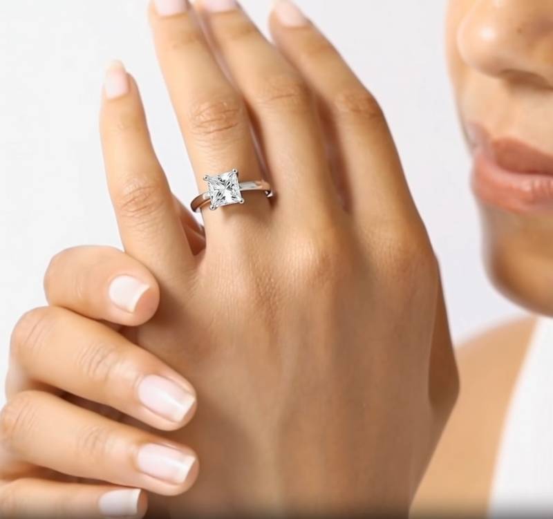 Verlobungsring mit Prinzessinnendiamant