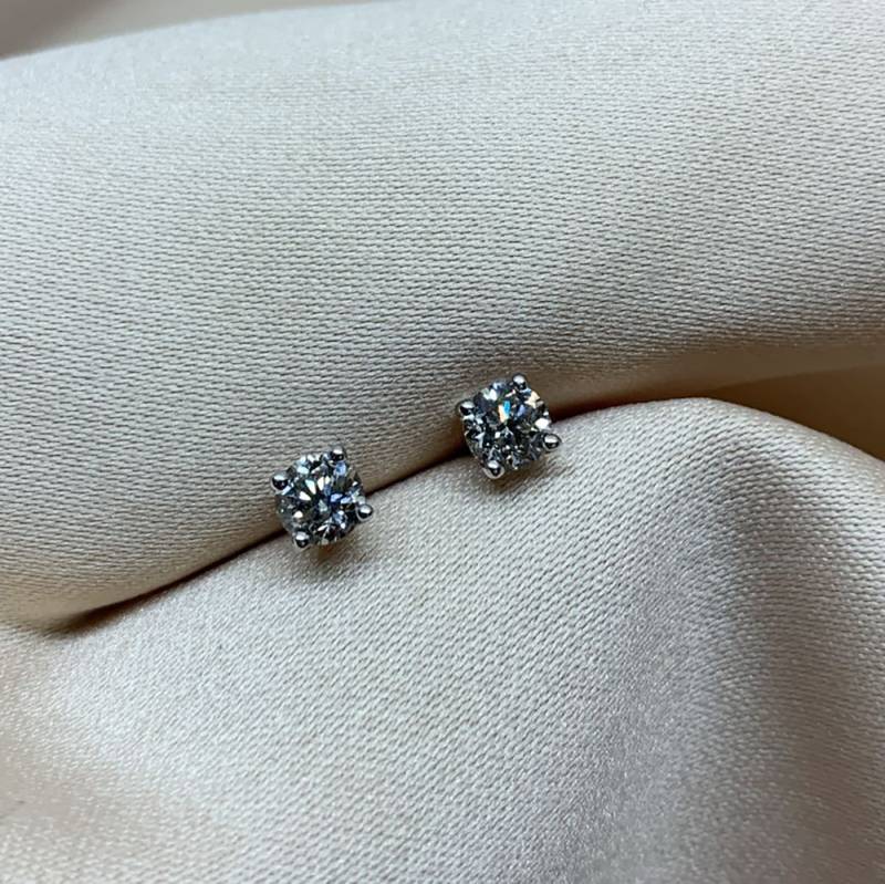 0.53ct VS/G-H Natural Round Cut Diamond Stud Earrings in 9k Yellow/White Gold