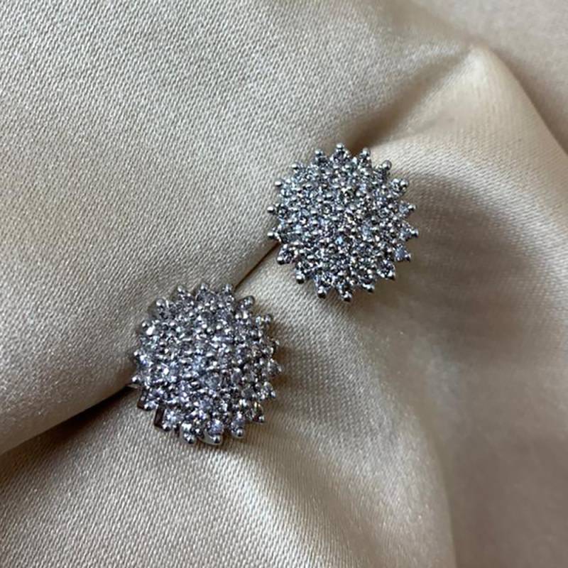 1.02ct VVS/H Natural Round Cut Diamond Cluster Earrings in 9k White Gold