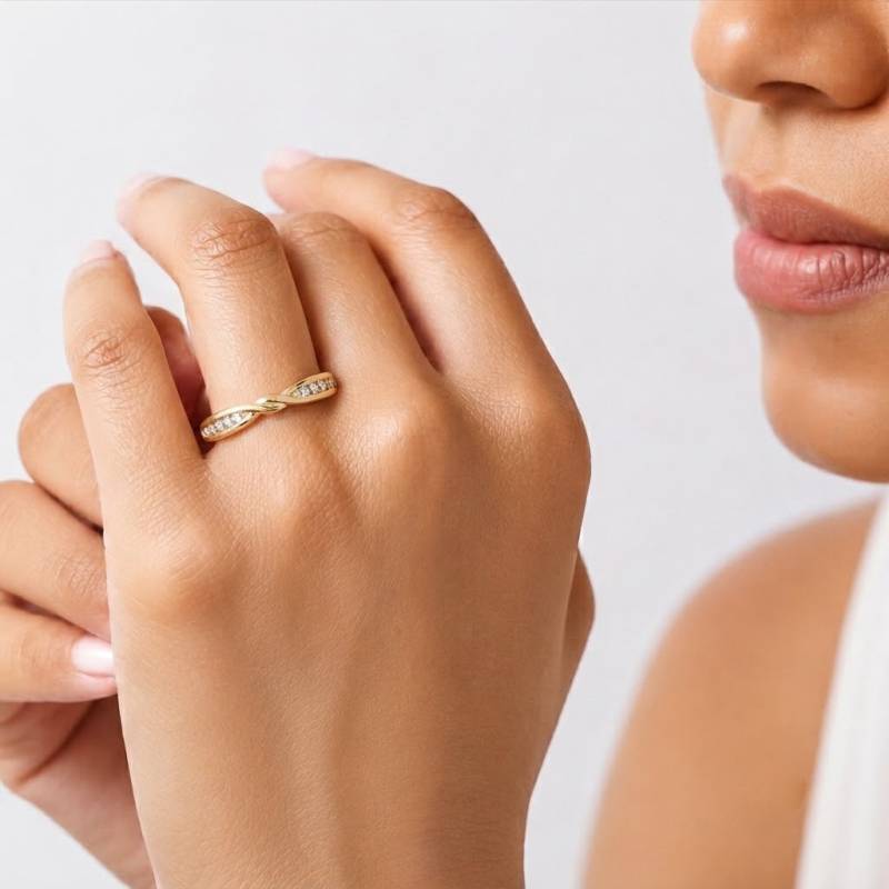 Ehering mit rundem Diamanten (0,10 ct)