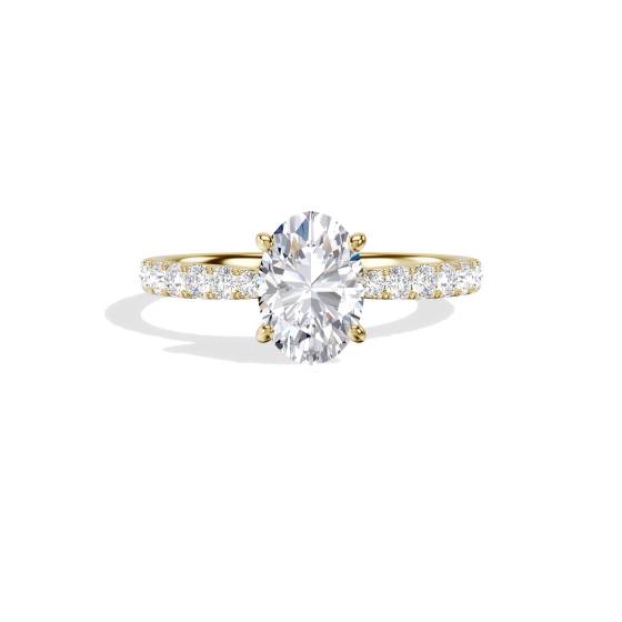 Ring mit ovalem Diamanten an der Schulter