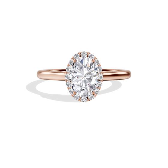 Ovaler Diamantring mit einzelnem Halo