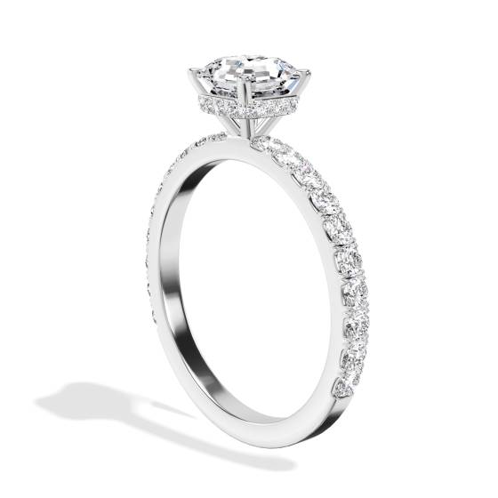 Asscher-Diamantring mit verstecktem Halo und Schulterfassung