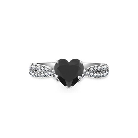 Herzförmiger Ring mit schwarzem Diamanten und doppelter Schulterpartie