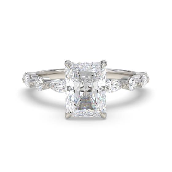 Ring mit strahlendem Diamant-Schulterset
