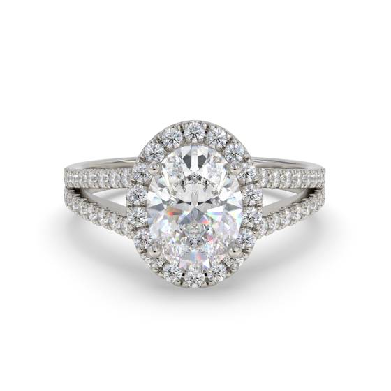 Ovaler Diamantring mit Halo-Schulterfassung
