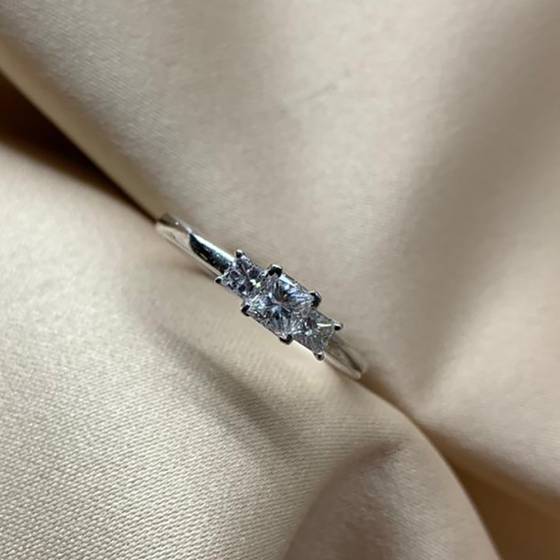 0.50ct SI2/G Natural Princess Cut Diamond Trilogy Ring in 18k White Gold