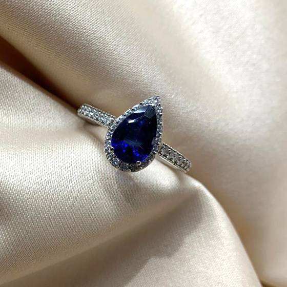 2.00ct VS/E-F Pear Cut Blue Sapphire Gemstone Halo Ring in 18k White Gold