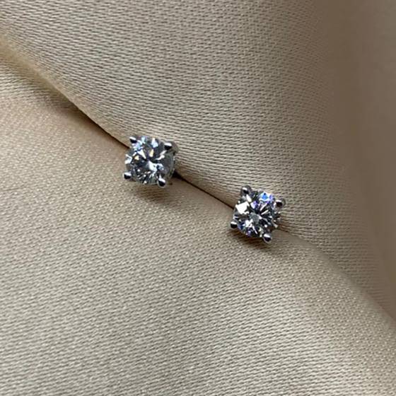 0.50ct VS/F-G Natural Round Cut Diamond Stud Earrings in 18k White Gold