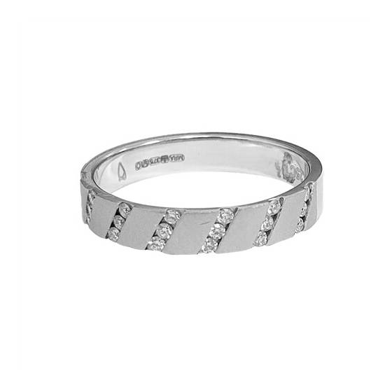 Ehering mit 0,25 ct VS/E-F Diamanten im diagonalen Rundschliff (Naturdiamant)