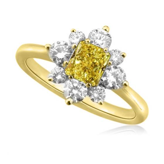 Ring mit gelbem, strahlendem Diamantcluster