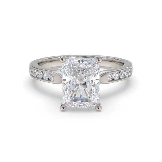 Ring mit strahlendem Diamant-Schulterset