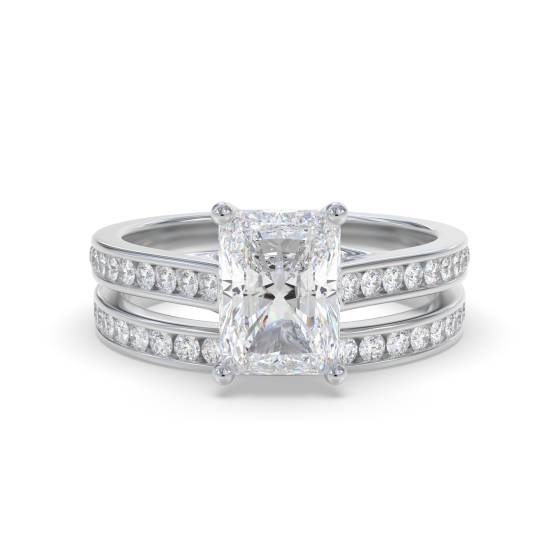 Ring mit strahlendem Diamanten an den Schultern und passendem Band