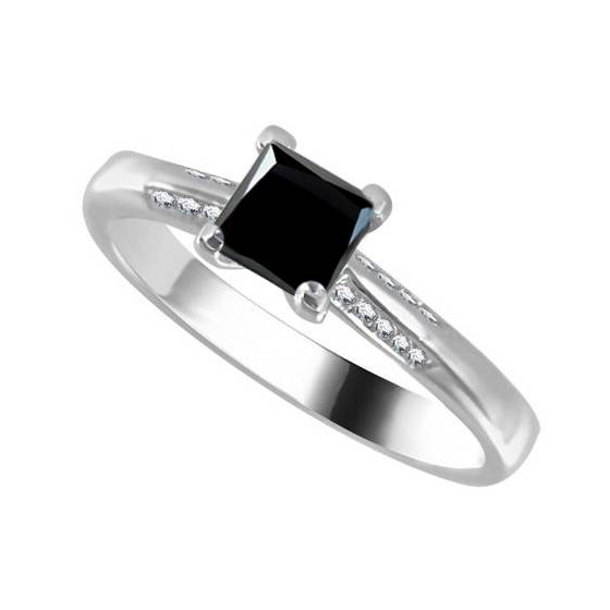 Prinzessinnenring mit schwarzem Diamanten an der Schulter