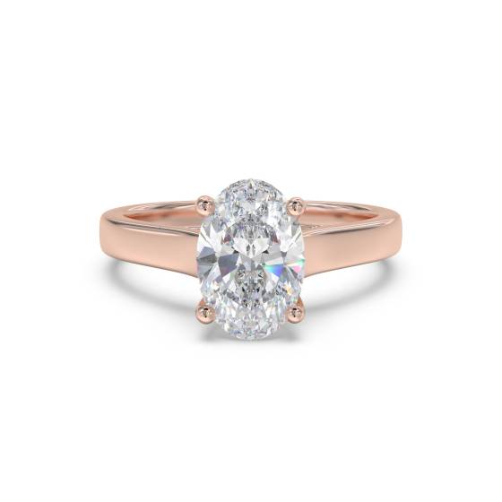 Eleganter Verlobungsring mit ovalem Diamanten