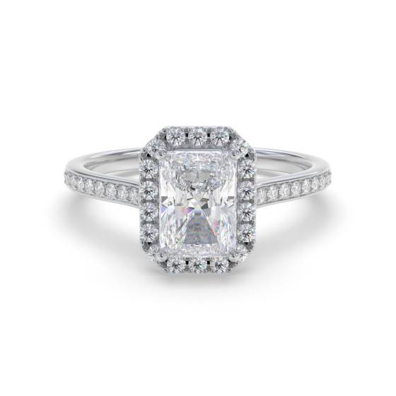 Ring mit strahlendem Diamanten und einzelnem Halo-Schulterteil