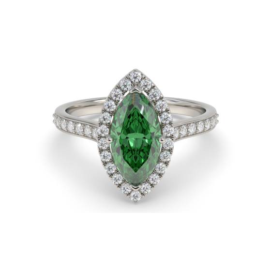 Ring mit grünem Smaragd-Diamanten im Marquise-Schliff und einzelner Halo-Schulterfassung
