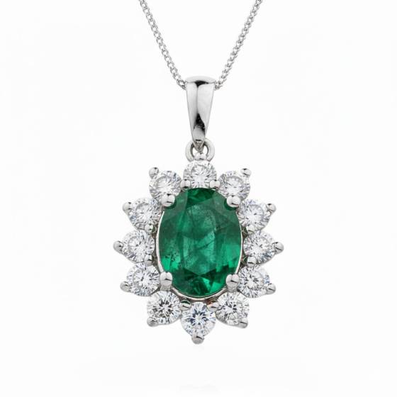 Ovaler Anhänger aus Smaragd und Diamanten