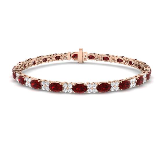 Armband mit ovalem Rubin (7,70 ct, VS/E-F) und runden Diamanten