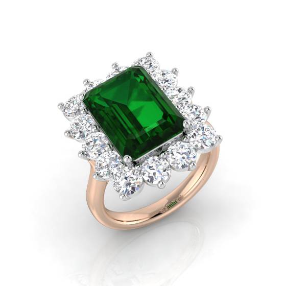 7,80 ct VS/E-F Halo-Ring aus Smaragd und Diamanten