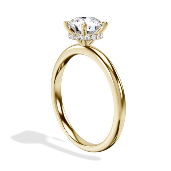 Runder Diamantring mit niedrigem Fassungsrand und verstecktem Halo