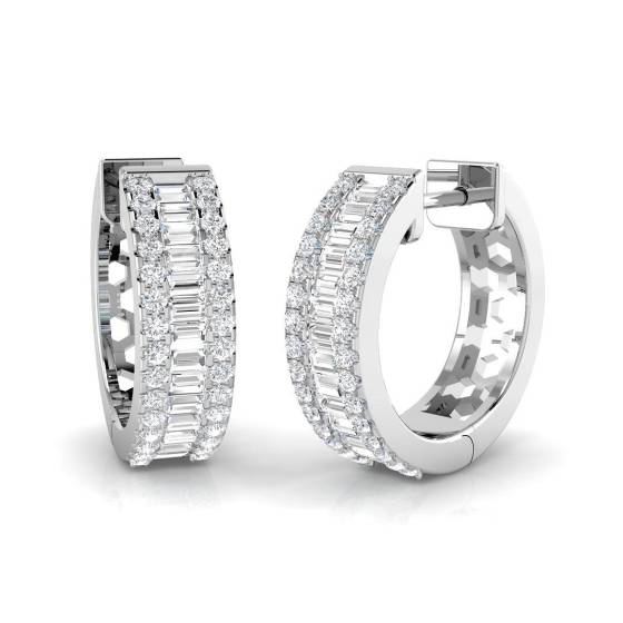 Ohrringe mit einem 0,71 ct SI2/G Baguette-Diamanten in 9-karätigem Weißgold