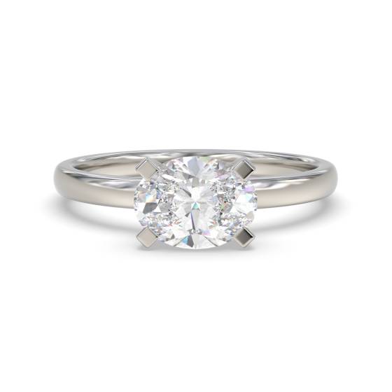 Verlobungsring mit ovalem Diamanten