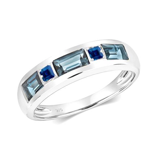Herrenring mit 1,00 ct Prinzess- und Baguetteschliff, blauem Saphir und Lünettenfassung