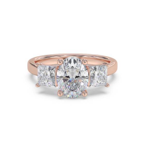 Traditioneller ovaler und Prinzess-Diamant-Trilogie-Ring