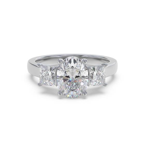 Traditioneller ovaler und Prinzess-Diamant-Trilogie-Ring