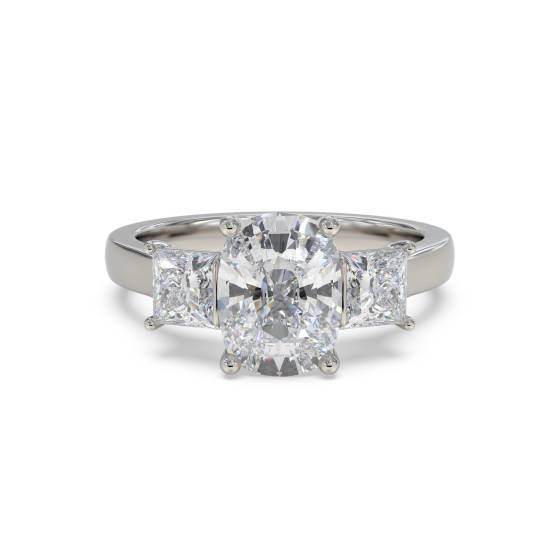 Einfacher Kissen- und Prinzess-Diamant-Trilogie-Ring
