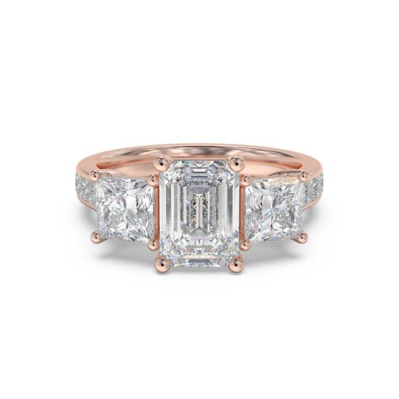 Dreisteiniger Diamantring mit Schulterdiamanten