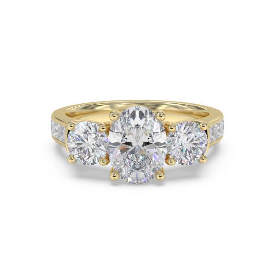 Dreisteiniger Diamantring mit Schulterdiamanten