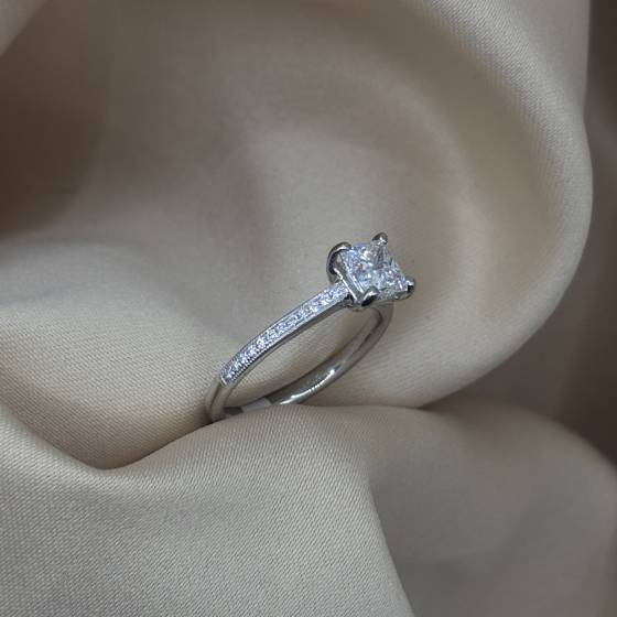 1.23ct VVS2/E Lab Grown Princess Diamond Shoulder Set Ring in Platinum