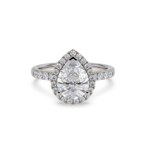 Birnenförmiger Diamantring mit Halo-Schulterfassung