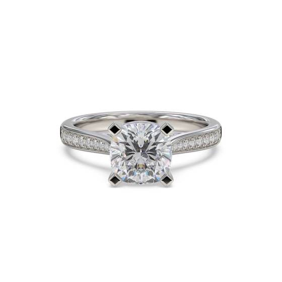 Ring mit kissenförmigem Diamanten an der Schulter