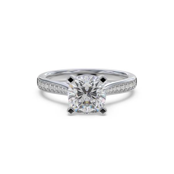 Ring mit kissenförmigem Diamanten an der Schulter