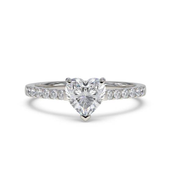 Traditioneller Herz-Diamant-Schulterring