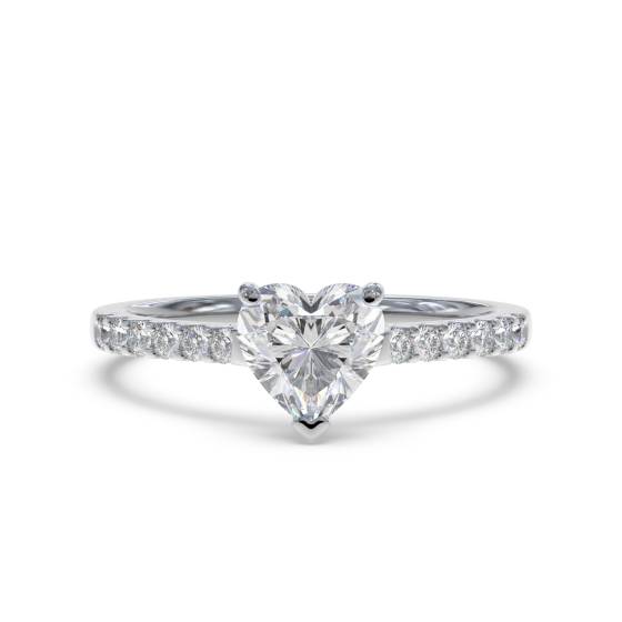 Traditioneller Herz-Diamant-Schulterring