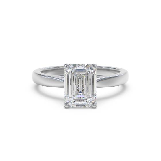Eleganter Verlobungsring mit Smaragd und Diamanten