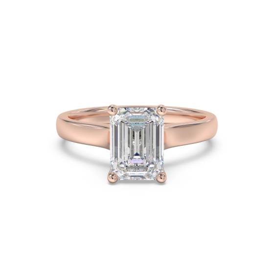 Traditioneller Verlobungsring mit Smaragd und Diamanten