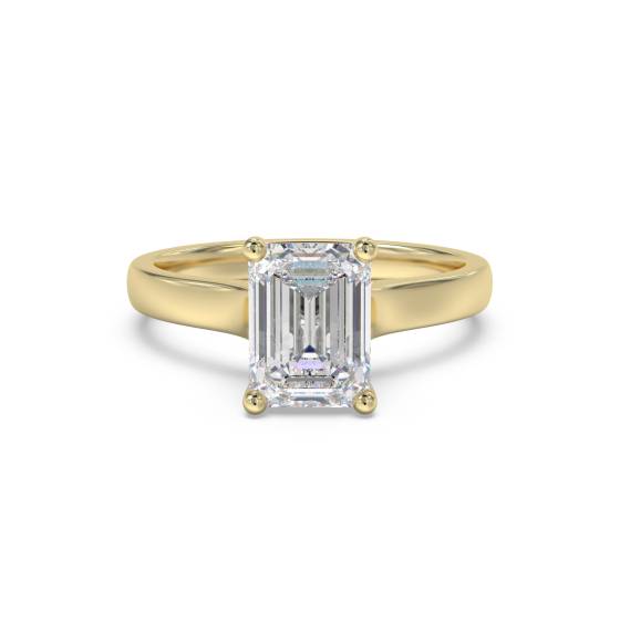 Traditioneller Verlobungsring mit Smaragd und Diamanten