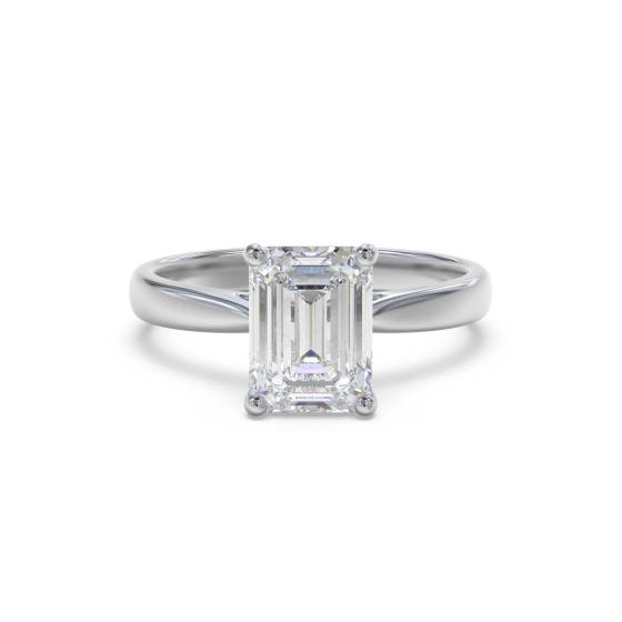Eleganter Verlobungsring mit Smaragd und Diamanten